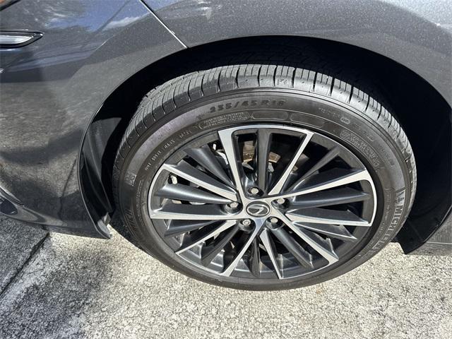 used 2025 Lexus ES 300h car, priced at $43,998