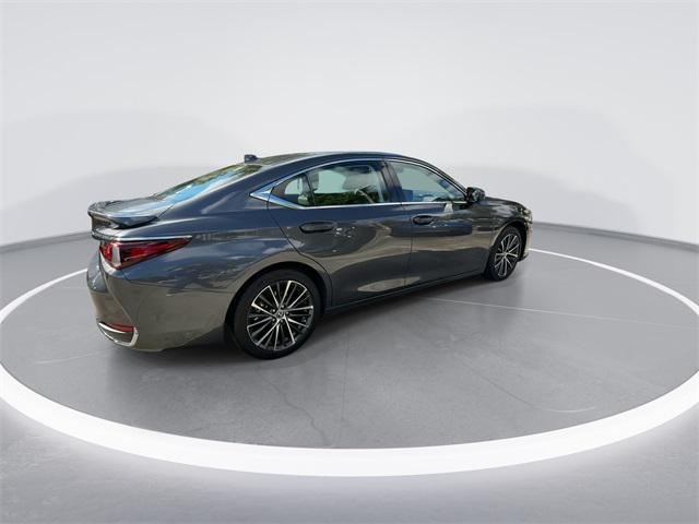 used 2025 Lexus ES 300h car, priced at $43,998