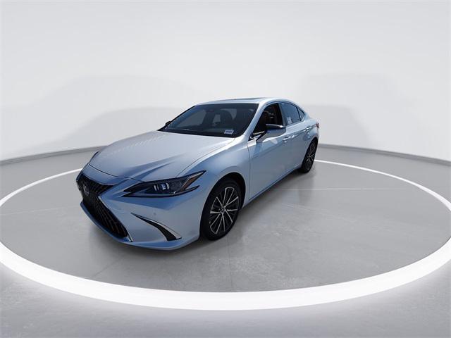 new 2025 Lexus ES 300h car, priced at $51,194