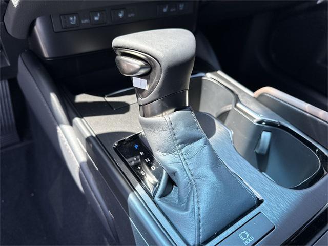 new 2025 Lexus ES 350 car, priced at $48,534