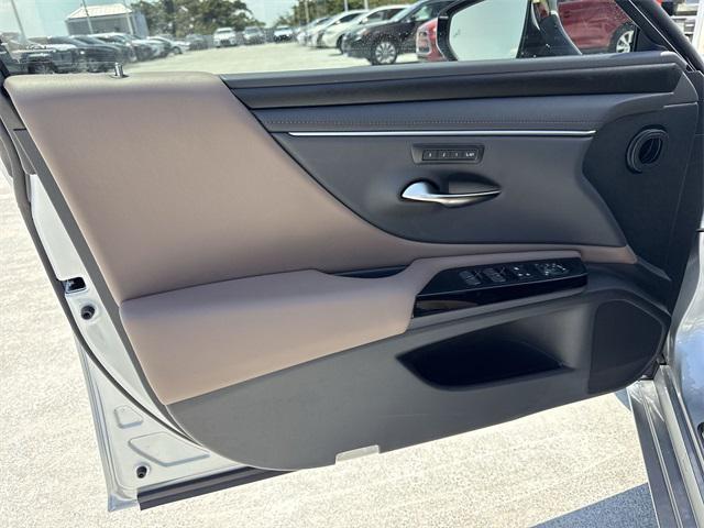 new 2025 Lexus ES 350 car, priced at $48,534