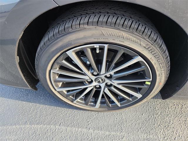 new 2025 Lexus ES 350 car, priced at $50,594