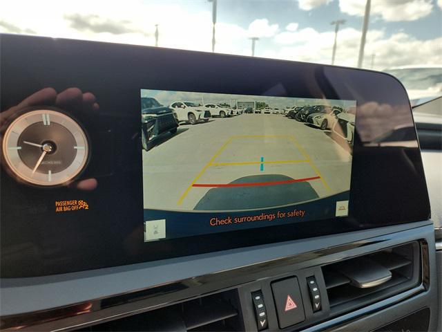 new 2025 Lexus ES 350 car, priced at $48,230