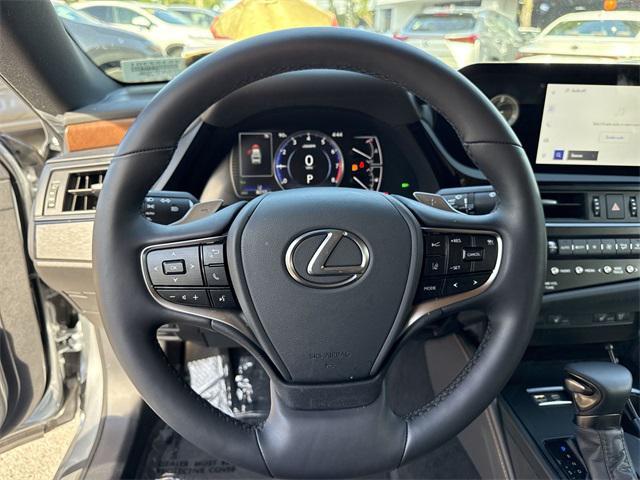 used 2025 Lexus ES 350 car, priced at $42,898