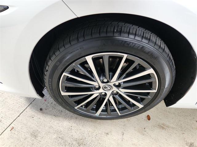 used 2024 Lexus ES 350 car, priced at $40,898