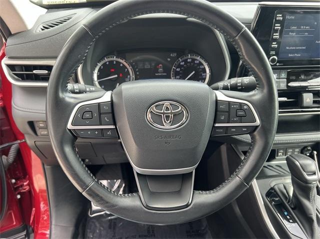 used 2022 Toyota Highlander car, priced at $32,798