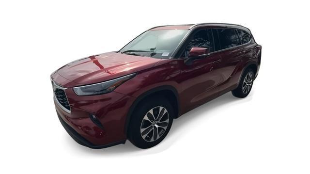 used 2022 Toyota Highlander car, priced at $32,798