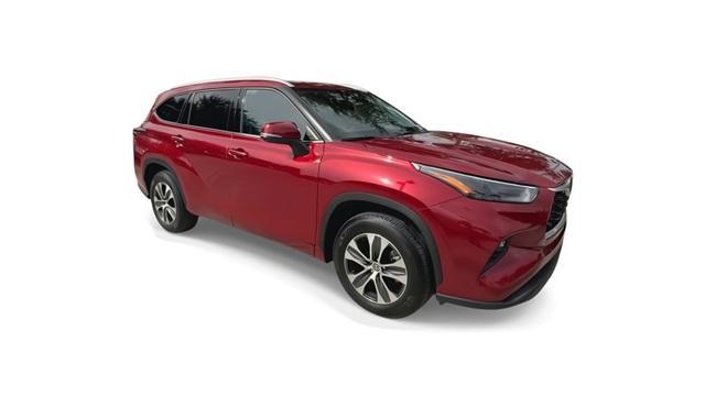 used 2022 Toyota Highlander car, priced at $32,798