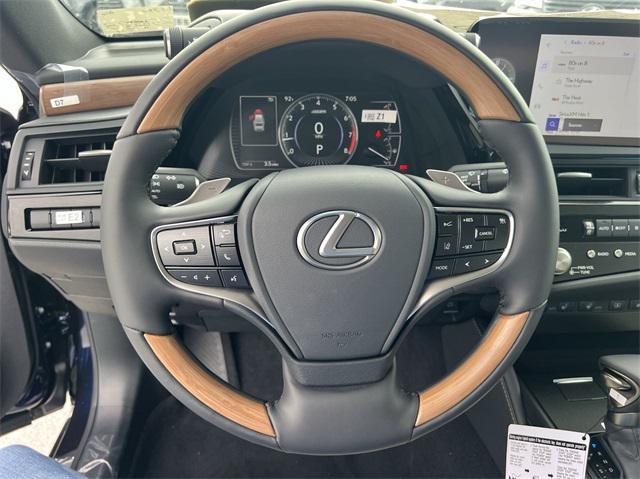 new 2025 Lexus ES 350 car, priced at $52,514
