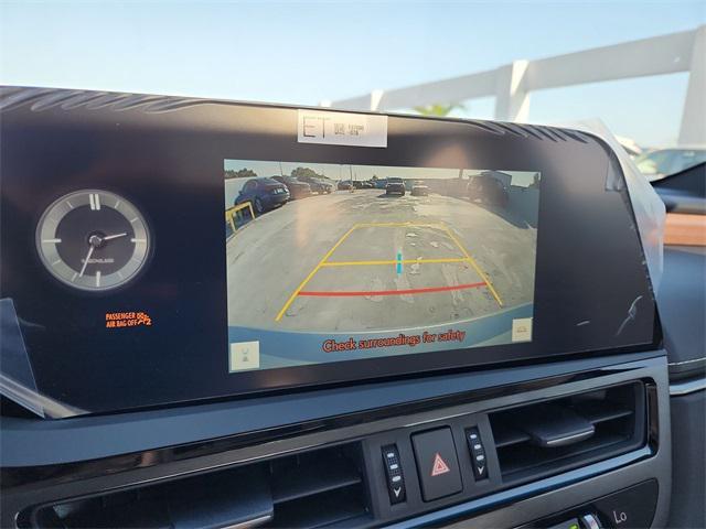 new 2025 Lexus ES 350 car, priced at $49,084