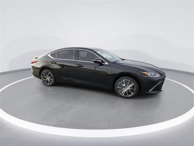 new 2025 Lexus ES 300h car, priced at $50,914