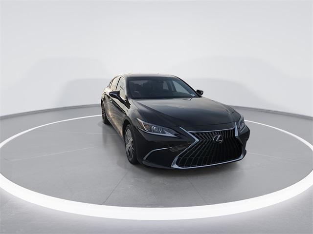 new 2025 Lexus ES 300h car, priced at $50,914