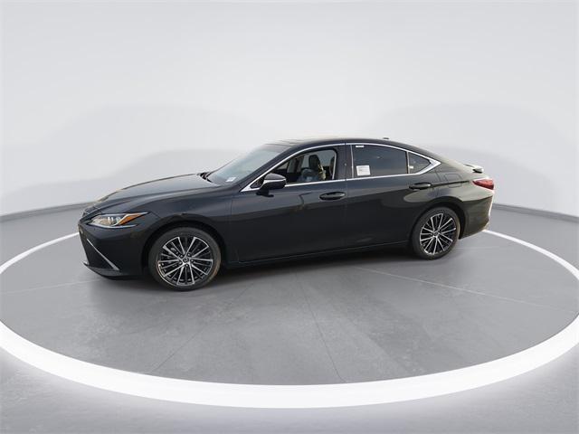 new 2025 Lexus ES 300h car, priced at $50,914