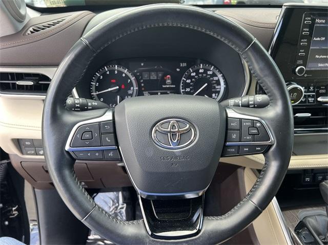 used 2021 Toyota Highlander car, priced at $34,498