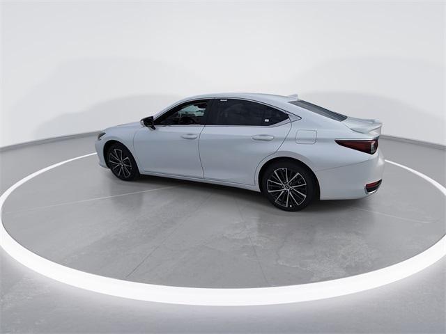 new 2025 Lexus ES 300h car, priced at $51,414