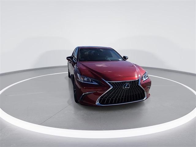 new 2025 Lexus ES 300h car, priced at $50,694