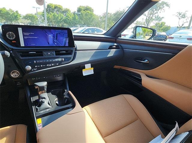 new 2025 Lexus ES 300h car, priced at $50,805