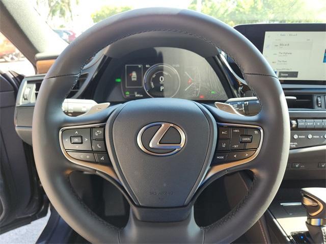 new 2025 Lexus ES 300h car, priced at $50,805