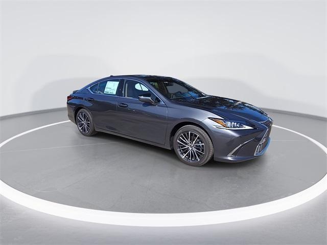 new 2025 Lexus ES 300h car, priced at $50,805