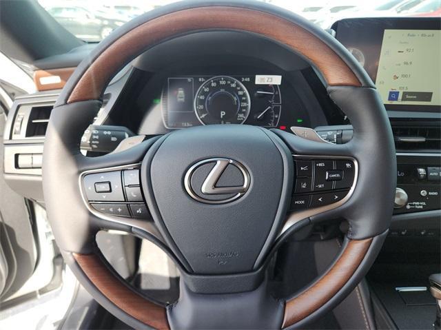 new 2024 Lexus ES 300h car, priced at $54,400