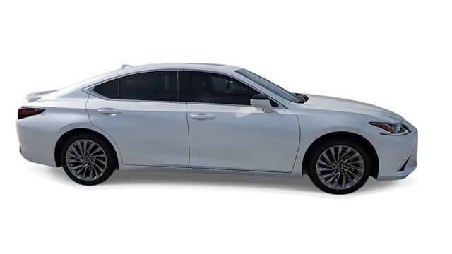 new 2024 Lexus ES 300h car, priced at $54,400