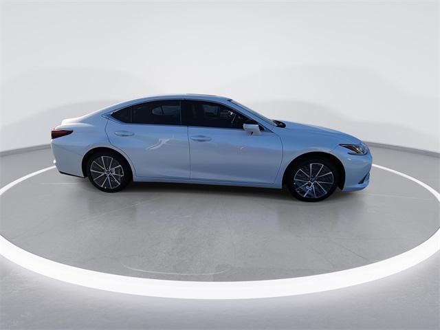new 2025 Lexus ES 350 car, priced at $49,084