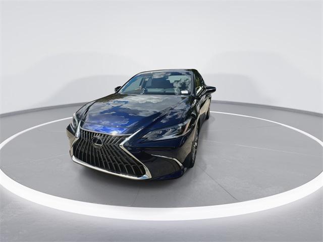 used 2025 Lexus ES 300h car, priced at $51,998