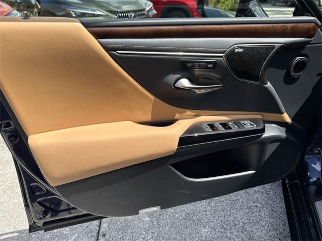 used 2025 Lexus ES 300h car, priced at $51,998