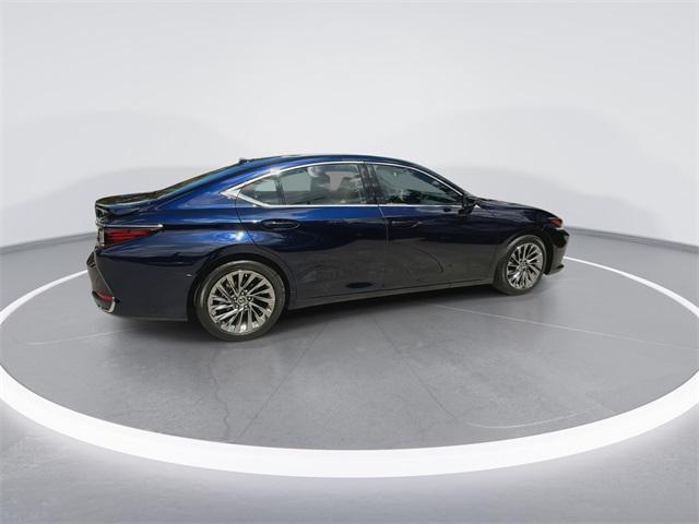 used 2025 Lexus ES 300h car, priced at $51,998