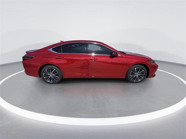 new 2025 Lexus ES 300h car, priced at $50,694