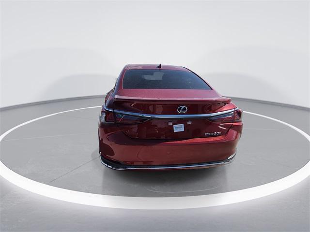 new 2025 Lexus ES 300h car, priced at $50,694