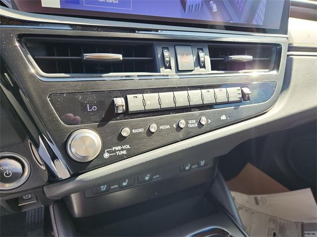 new 2025 Lexus ES 300h car, priced at $50,694