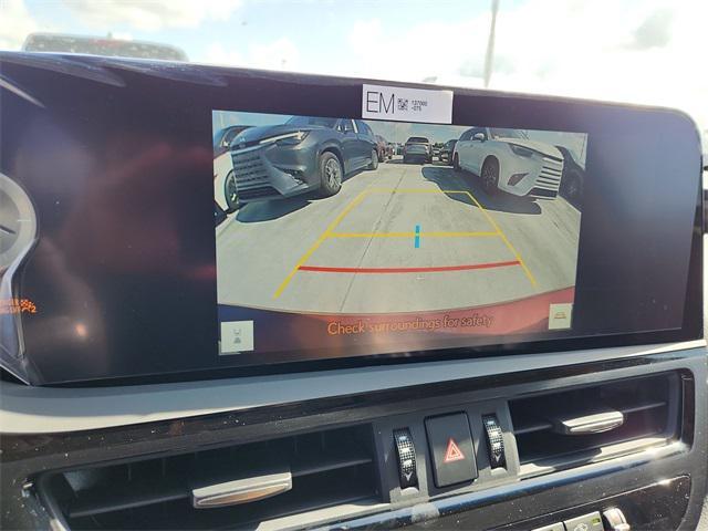 new 2025 Lexus ES 300h car, priced at $50,694