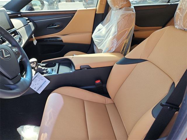 new 2025 Lexus ES 300h car, priced at $50,694