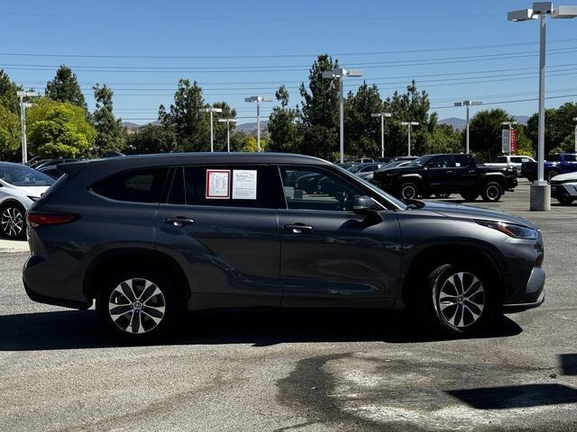 used 2021 Toyota Highlander car, priced at $25,950