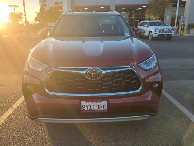 used 2021 Toyota Highlander car, priced at $39,620