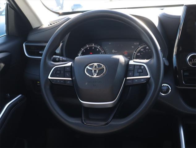 used 2023 Toyota Highlander car, priced at $35,520