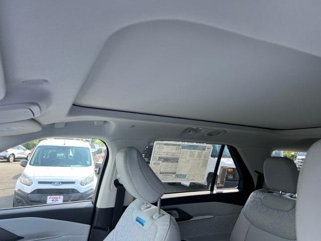 new 2025 Ford Explorer car, priced at $58,895