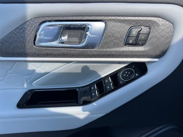 new 2025 Ford Explorer car, priced at $58,895