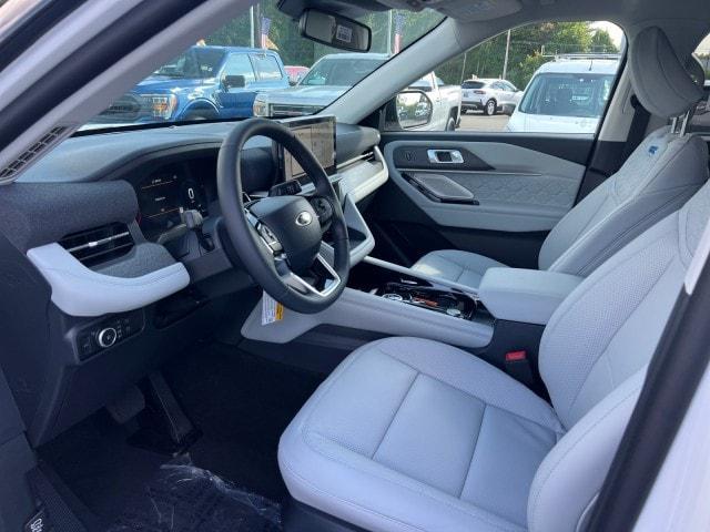 new 2025 Ford Explorer car, priced at $58,895