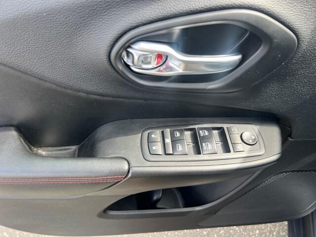 used 2019 Jeep Cherokee car, priced at $20,652