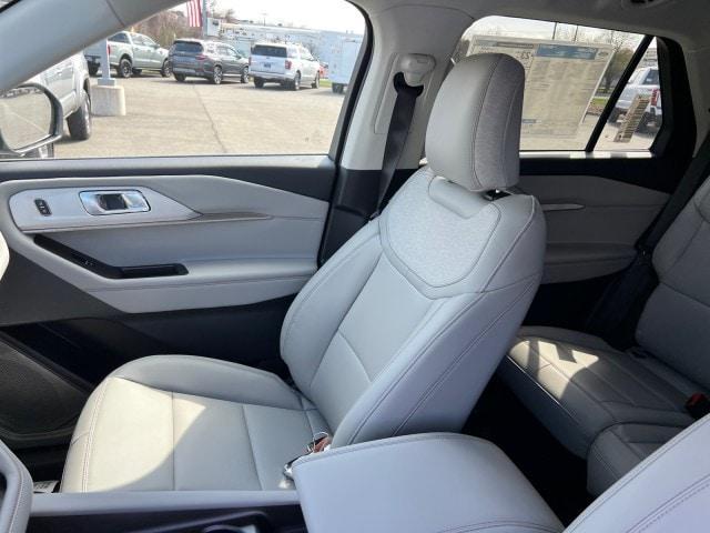new 2025 Ford Explorer car, priced at $45,147