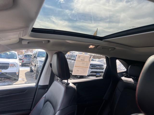 used 2022 Ford Escape car, priced at $25,999