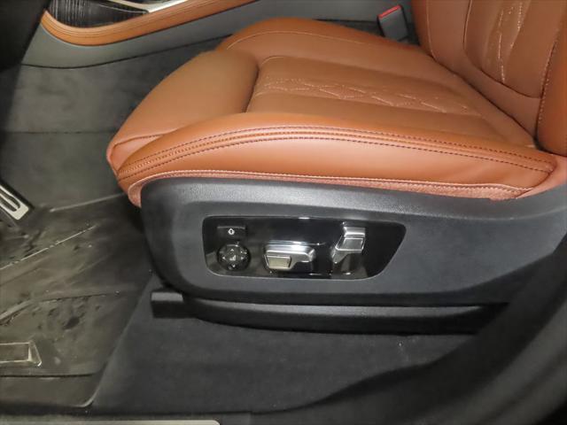 new 2025 BMW X7 car, priced at $97,355