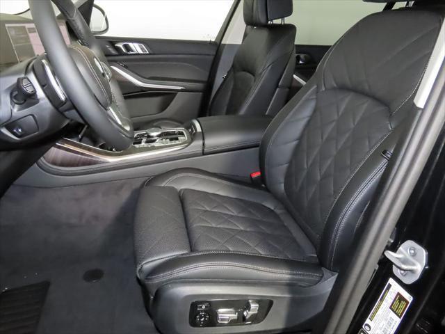 new 2025 BMW X7 car, priced at $87,905