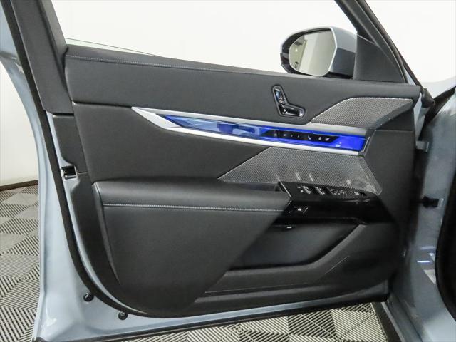 new 2025 BMW i7 car, priced at $113,125