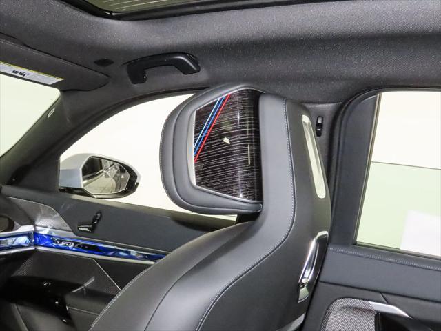new 2025 BMW i7 car, priced at $113,125