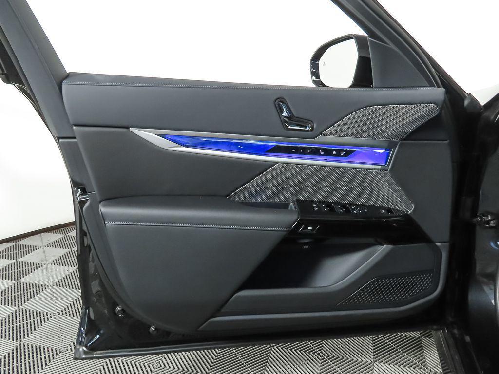 new 2025 BMW i7 car, priced at $115,425