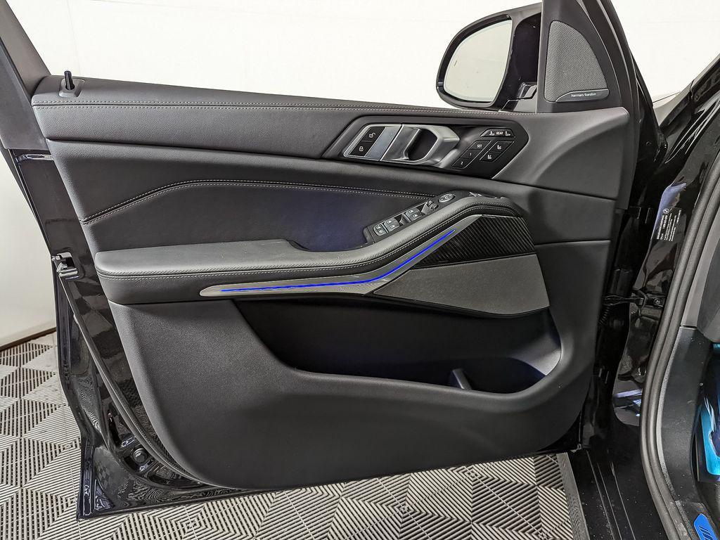 new 2026 BMW X7 car, priced at $123,595