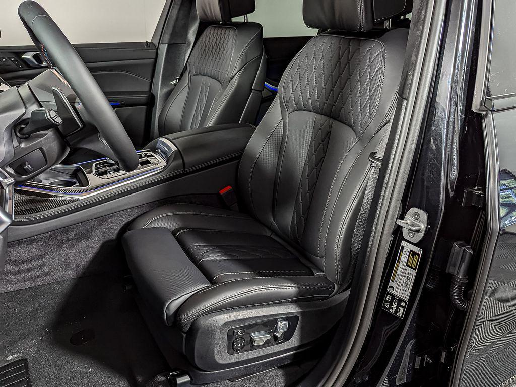 new 2026 BMW X7 car, priced at $123,595